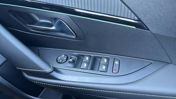 Peugeot 208 1.2 HYBRID GT Premium Hatchback 5dr Petrol Hybrid e-DSC6 Euro 6 