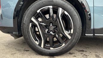 Peugeot 3008 73kWh GT SUV 5dr Electric Auto (210 ps)