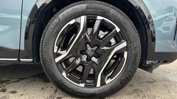 Peugeot 3008 73kWh GT SUV 5dr Electric Auto (210 ps)