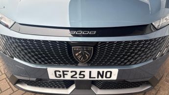 Peugeot 3008 SUV 1.2 HYBRID Allure SUV 5dr Petrol Hybrid e-DSC6 Euro 6 (s/s) (136