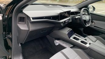 Vauxhall Grandland Electric 73kWh Ultimate SUV 5dr Electric Auto (213 ps)