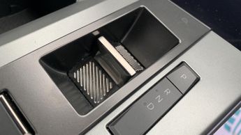 Vauxhall Grandland Electric 73kWh Ultimate SUV 5dr Electric Auto (213 ps)