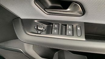 Vauxhall Grandland Electric 73kWh Ultimate SUV 5dr Electric Auto (213 ps)