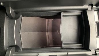 Vauxhall Grandland Electric 73kWh Ultimate SUV 5dr Electric Auto (213 ps)