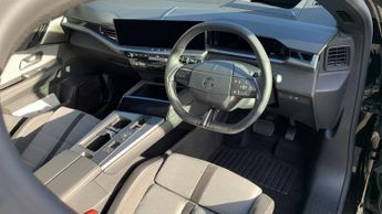 Vauxhall Grandland Electric 73kWh Ultimate SUV 5dr Electric Auto (213 ps)