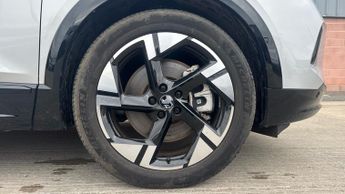 Vauxhall Grandland Electric 73kWh Ultimate SUV 5dr Electric Auto (213 ps)