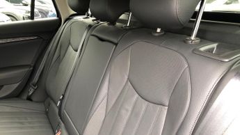 Skoda Superb 2.0 TDI SE L Estate 5dr Diesel DSG 4WD Euro 6 (s/s) (193 ps)