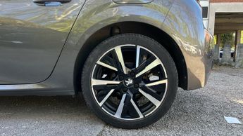 Peugeot 208 1.2 PureTech Allure Hatchback 5dr Petrol EAT Euro 6 (s/s) (130 p