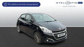 Peugeot 208 1.2 PureTech Signature Hatchback 5dr Petrol Manual Euro 6 (s/s) 