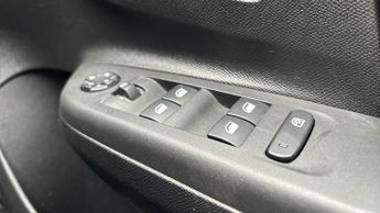 Vauxhall Corsa Electric 50kWh SE Premium Hatchback 5dr Electric Auto (136 ps)