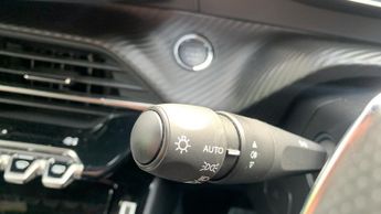 Peugeot 2008 1.2 HYBRID GT SUV 5dr Petrol Hybrid e-DSC6 Euro 6 (s/s) (145 ps)