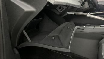 Peugeot 3008 SUV 1.2 HYBRID GT SUV 5dr Petrol Hybrid e-DSC6 Euro 6 (s/s) (136 ps)