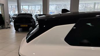 Vauxhall Grandland Electric 73kWh Ultimate SUV 5dr Electric Auto (213 ps)