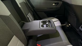 Vauxhall Grandland Electric 73kWh Ultimate SUV 5dr Electric Auto (213 ps)