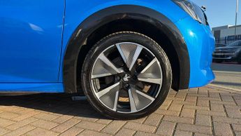 Peugeot 208 50kWh GT Line Hatchback 5dr Electric Auto (136 ps)