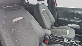 Vauxhall Mokka Electric 50kWh Ultimate SUV 5dr Electric Auto (136 ps)