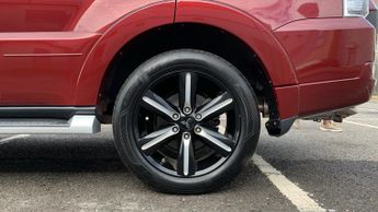 Mitsubishi Shogun 3.2 DI-DC SG3 SUV 5dr Diesel Auto 4WD Euro 6 LWB (187 ps)