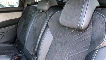 Peugeot 5008 73kWh GT SUV 5dr Electric Auto (210 ps)