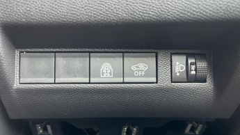 Peugeot 208 50kWh Allure Hatchback 5dr Electric Auto (7.4kW Charger) (136 ps