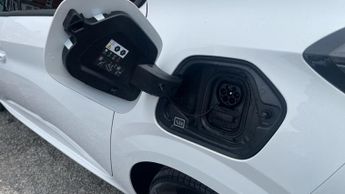 Peugeot 208 50kWh Allure Hatchback 5dr Electric Auto (7.4kW Charger) (136 ps