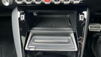 Peugeot 2008 50kWh GT Premium SUV 5dr Electric Auto (136 ps)