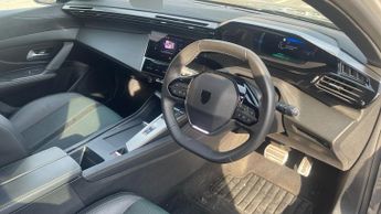 Peugeot 308 54kWh First Edition Hatchback 5dr Electric Auto (156 ps)