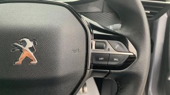 Peugeot 208 50kWh Allure Premium + Hatchback 5dr Electric Auto (7.4kW Charge