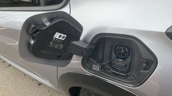 Peugeot 208 50kWh Allure Premium + Hatchback 5dr Electric Auto (7.4kW Charge