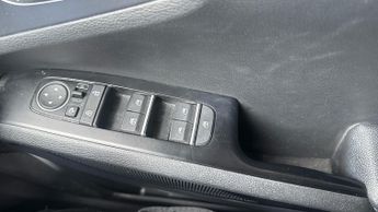 Kia Soul 64kWh First Edition SUV 5dr Electric Auto (201 bhp)