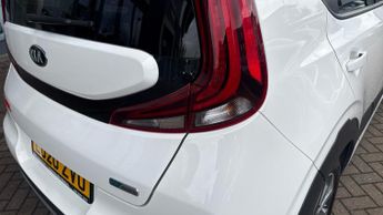 Kia Soul 64kWh First Edition SUV 5dr Electric Auto (201 bhp)