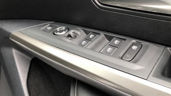 Peugeot 3008 SUV 1.2 HYBRID GT SUV 5dr Petrol Hybrid e-DSC6 Euro 6 (s/s) (136 ps)