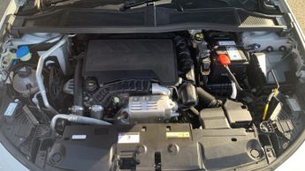 Peugeot 308 1.2 PureTech Allure Hatchback 5dr Petrol EAT Euro 6 (s/s) (130 p