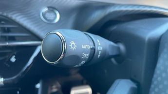 Peugeot 2008 50kWh GT Premium SUV 5dr Electric Auto (136 ps)