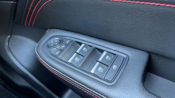 Renault Arkana 1.3 MHEV r.s. line SUV 5dr Petrol EDC 2WD Euro 6 (s/s) (140 ps)