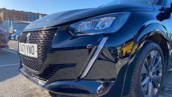 Peugeot 208 50kWh Allure Hatchback 5dr Electric Auto (136 ps)