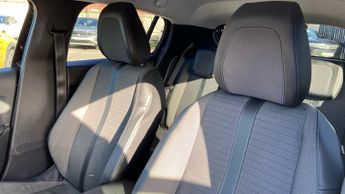 Peugeot 208 50kWh Allure Hatchback 5dr Electric Auto (136 ps)