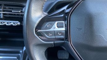 Peugeot 208 50kWh Allure Hatchback 5dr Electric Auto (136 ps)