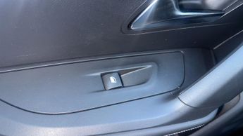 Peugeot 2008 50kWh Allure SUV 5dr Electric Auto (7kW Charger) (136 ps)