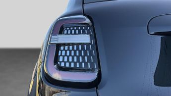 Fiat 600 1.2 MHEV SUV 5dr Petrol Hybrid e-DCT Euro 6 (s/s) (100 ps)