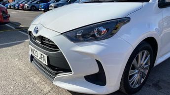 Toyota Yaris 1.5 VVT-h Icon Hatchback 5dr Petrol Hybrid E-CVT Euro 6 (s/s) (1