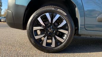 Citroen Berlingo 52kWh MAX M MPV 5dr Electric Auto (7.4kW Charger) (136 ps)