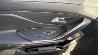 Peugeot 308 1.2 PureTech Allure Premium Hatchback 5dr Petrol EAT Euro 6 (s/s