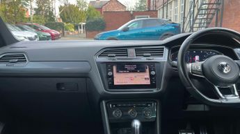Volkswagen Tiguan 2.0 TDI R-Line Tech SUV 5dr Diesel DSG Euro 6 (s/s) (150 ps)