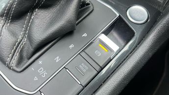 Volkswagen Tiguan 2.0 TDI R-Line Tech SUV 5dr Diesel DSG Euro 6 (s/s) (150 ps)