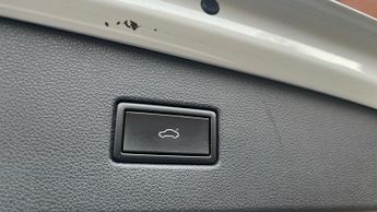 Volkswagen Tiguan 2.0 TDI R-Line Tech SUV 5dr Diesel DSG Euro 6 (s/s) (150 ps)