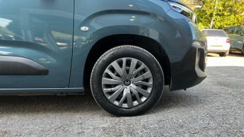 Citroen Berlingo 52kWh PLUS XL MPV 5dr Electric Auto (7.4kW Charger) (136 ps)
