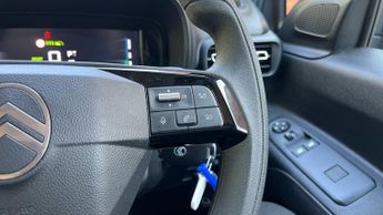 Citroen Berlingo 52kWh PLUS XL MPV 5dr Electric Auto (7.4kW Charger) (136 ps)