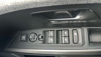 Peugeot 5008 73kWh GT SUV 5dr Electric Auto (210 ps)
