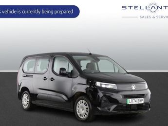 Vauxhall Combo 52kWh Design XL MPV 5dr Electric Auto (7.4kW Charger) (136 ps)