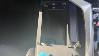 Peugeot 3008 SUV 1.2 HYBRID GT SUV 5dr Petrol Hybrid e-DSC6 Euro 6 (s/s) (136 ps)